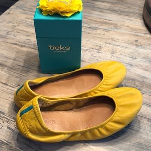 Mustard Tieks